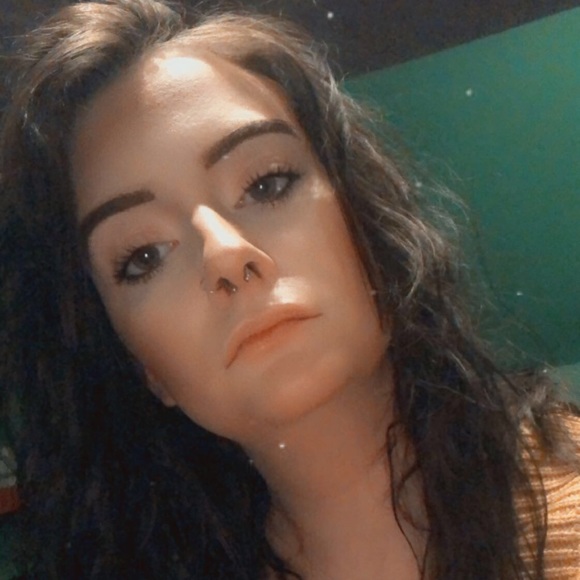 Meet your Posher, Carli - Picture 3 of 8